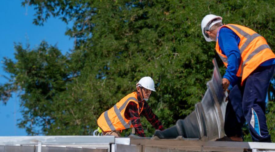 Professional gutter cleaning in Hillsboro, KS
